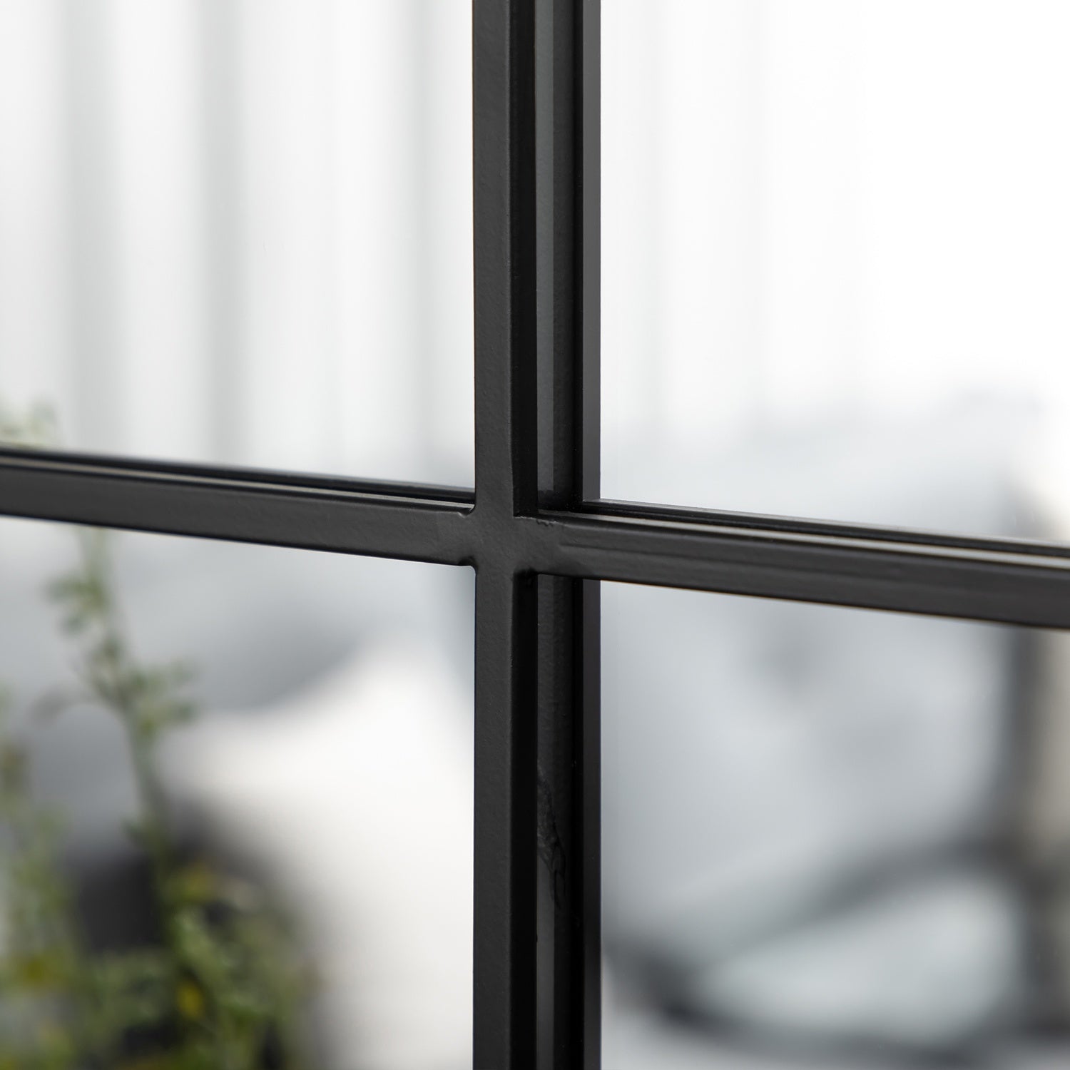 Svart metallramad väggspegel, 70x50 cm, dekorativt hängande