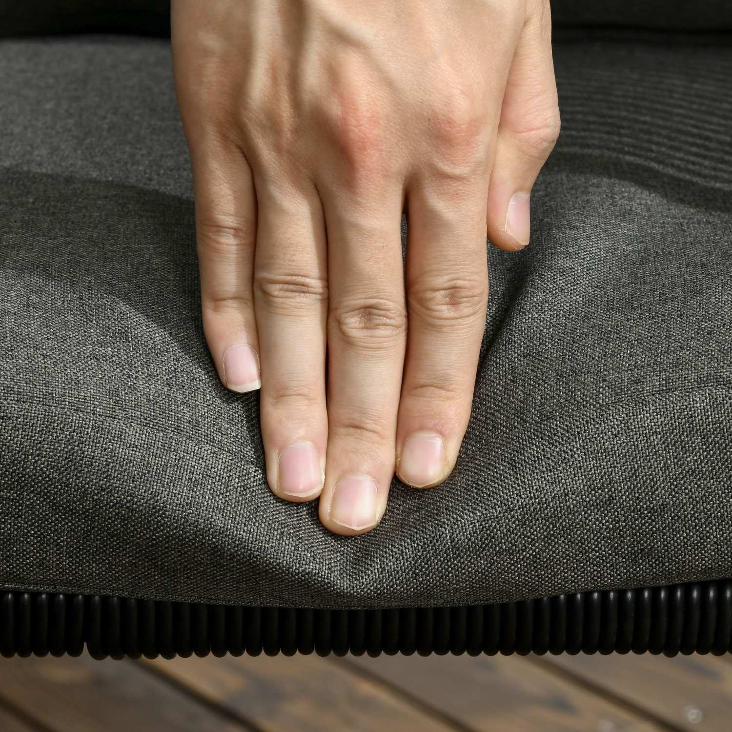 Trädgårdsmatset i polyrattan – 5 delar, inklusive bord och stolar