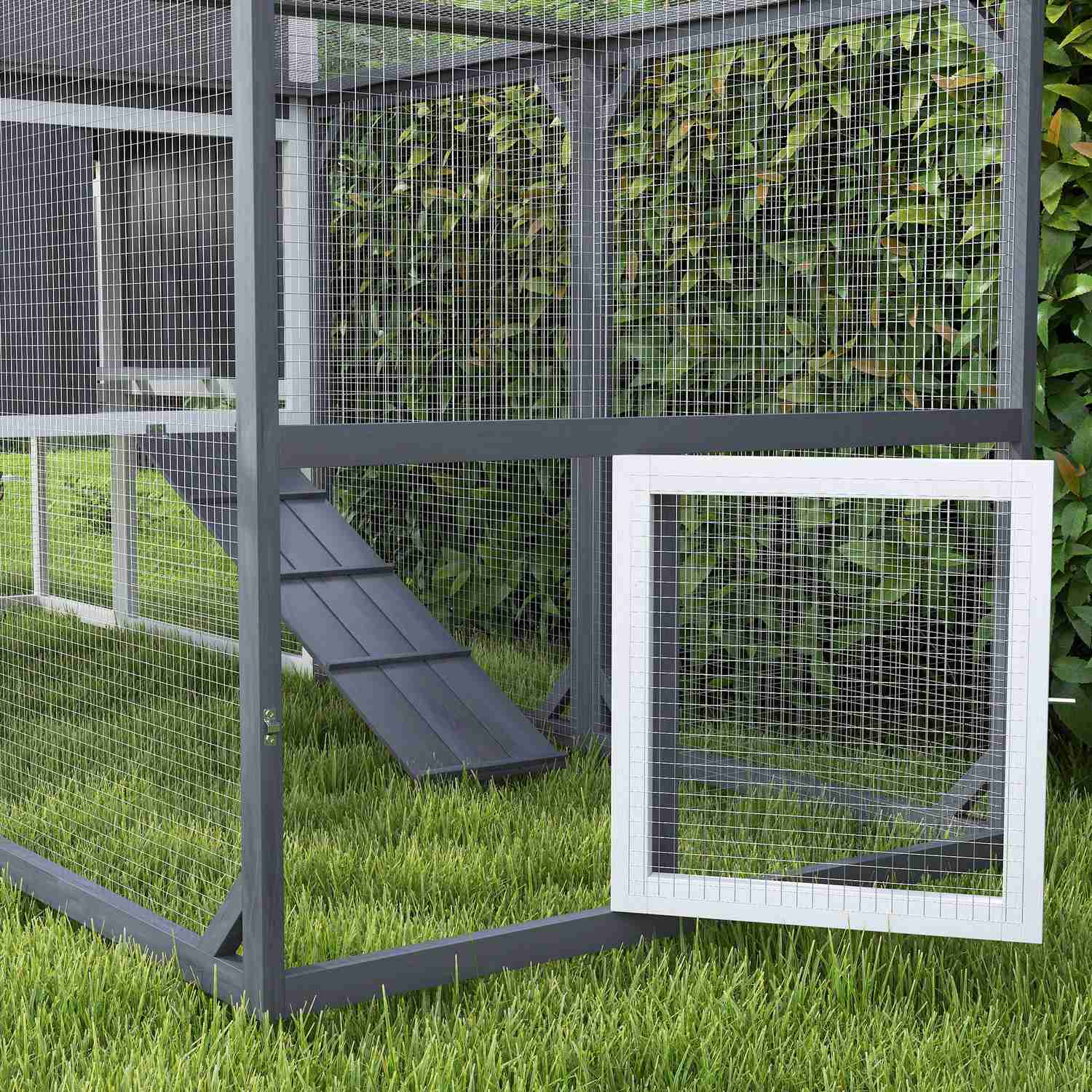 Trähönshus med häcklåda, för 3-4 kycklingar