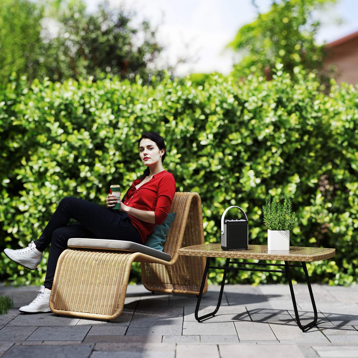 Utomhus polyrattan sidobord, UV-beständig, glasskiva