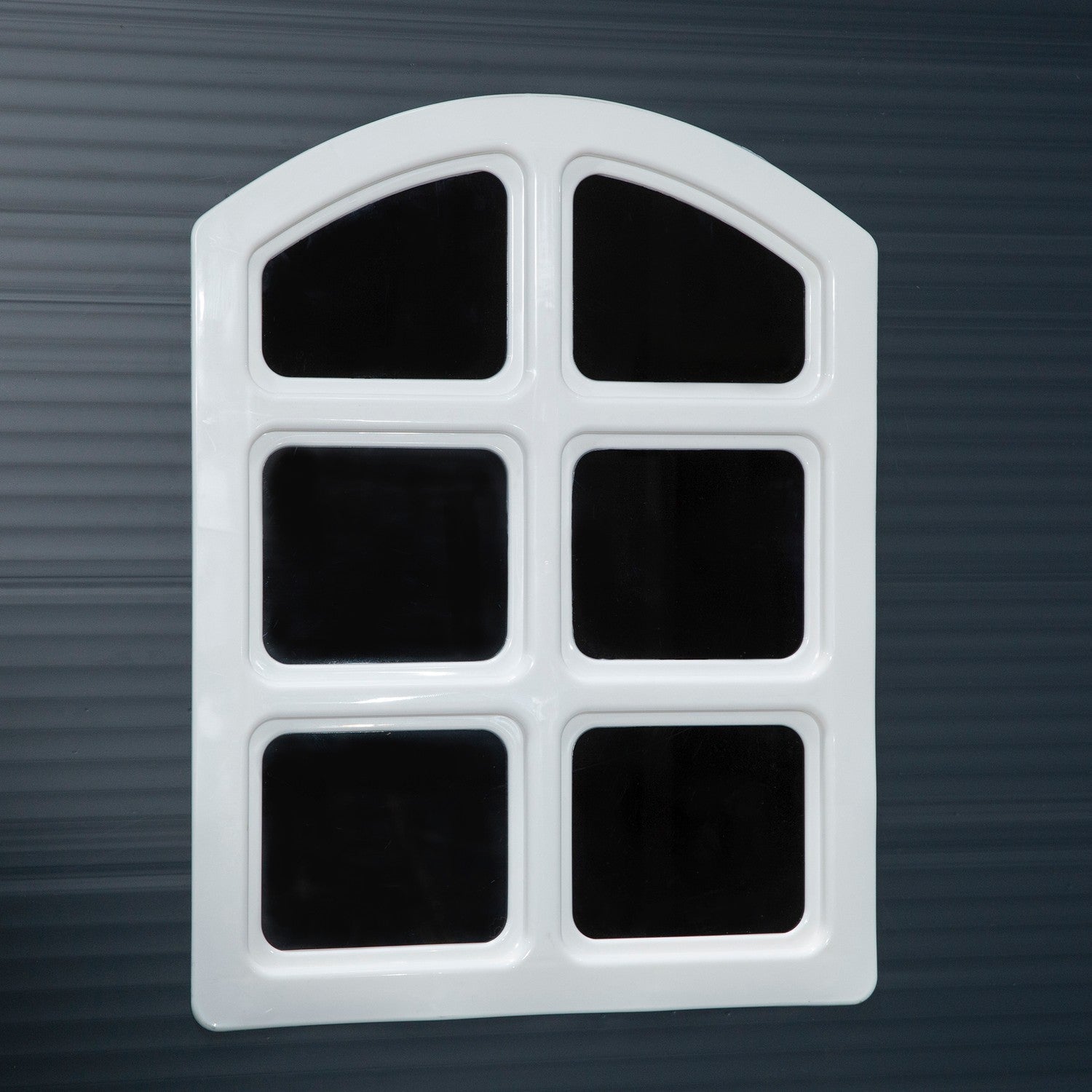 Utomhusredskapsbod i metall med ventilationsfönster, 134 x 104 x 204 cm