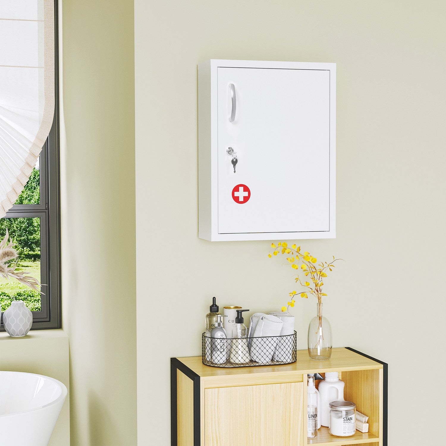 Väggmonterat apotekarskåp i stål, Låsbart, Vit