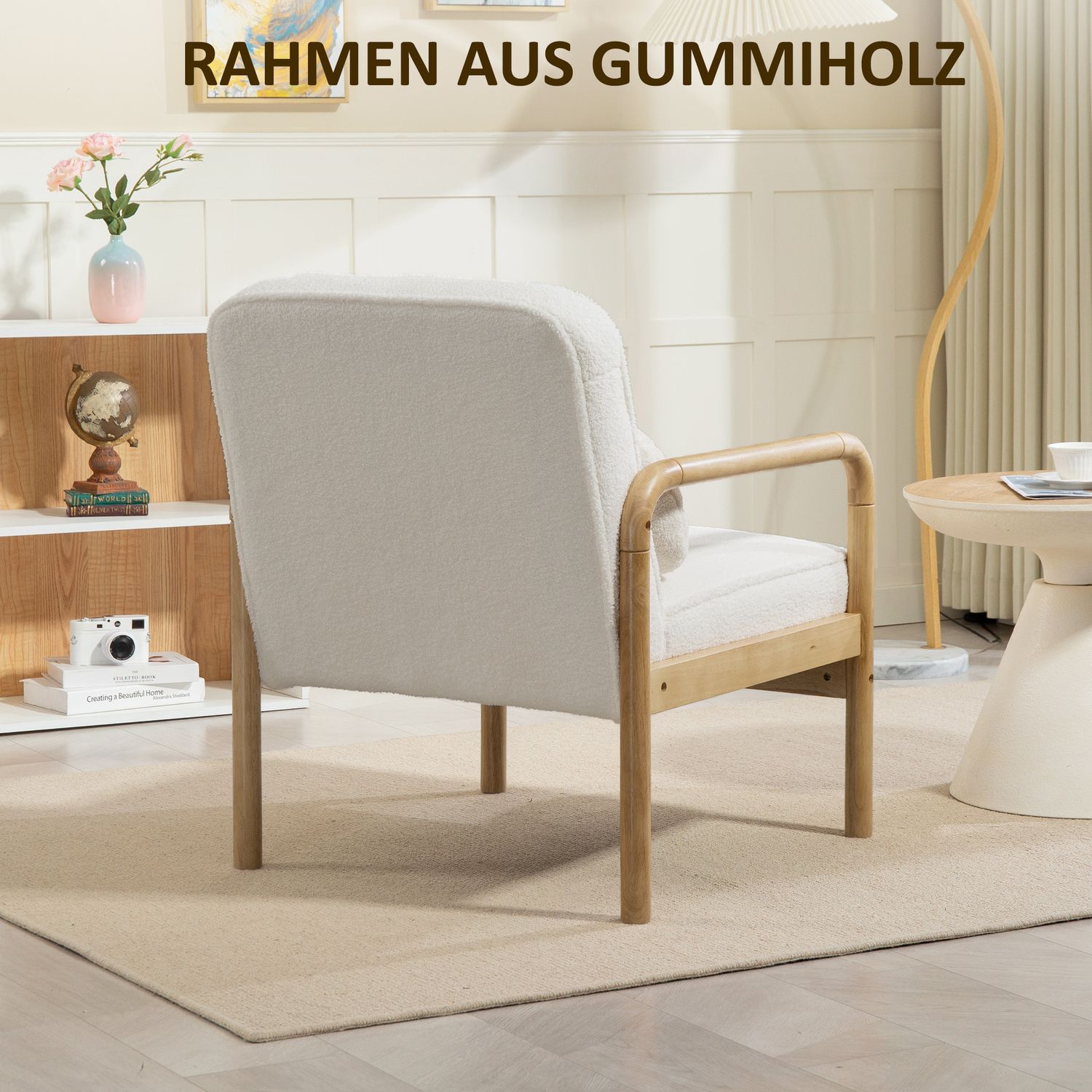 Vit Bouclé stoppad fåtölj – Avkoppling & läsning